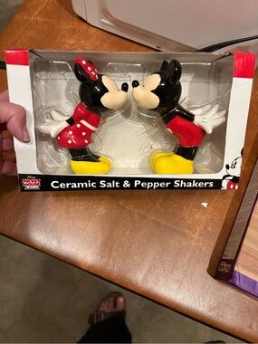 Disney Mickey & Minnie Ceramic Kissing Shakers - Red, Black, Yellow